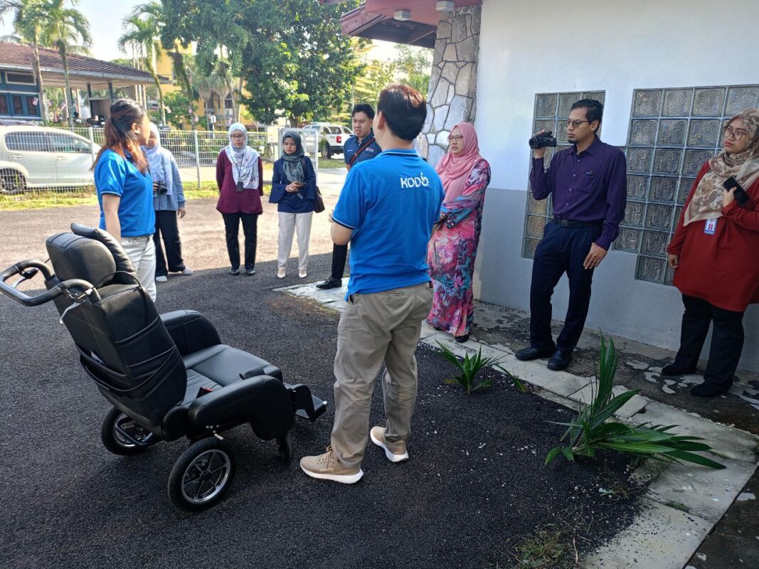 6066600881824055701 121